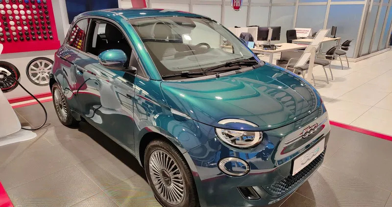 samochody osobowe Fiat 500 cena 139999 przebieg: 2, rok produkcji 2022 z Ciechanowiec